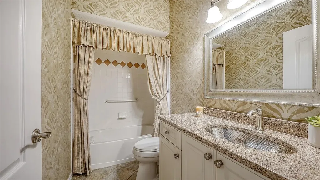 9447 Forest Hills Circle Sarasota FL 34238