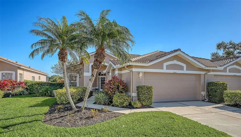 9447 Forest Hills Circle Sarasota FL 34238