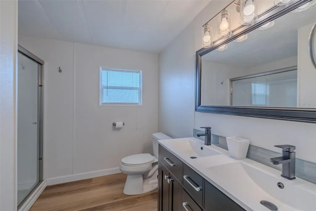 143 E Saint Annes Circle Apollo Beach FL 33572