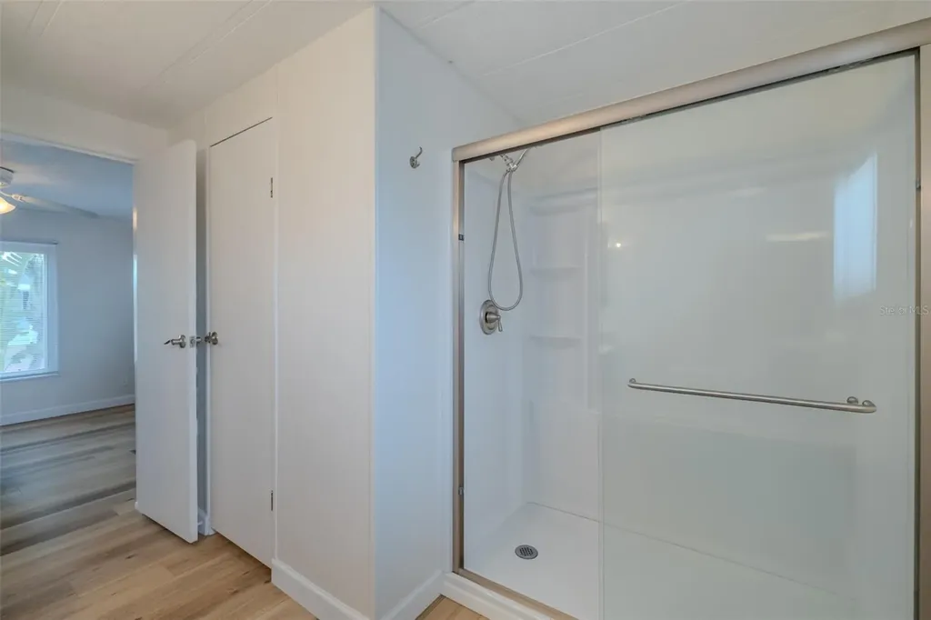 143 E Saint Annes Circle Apollo Beach FL 33572