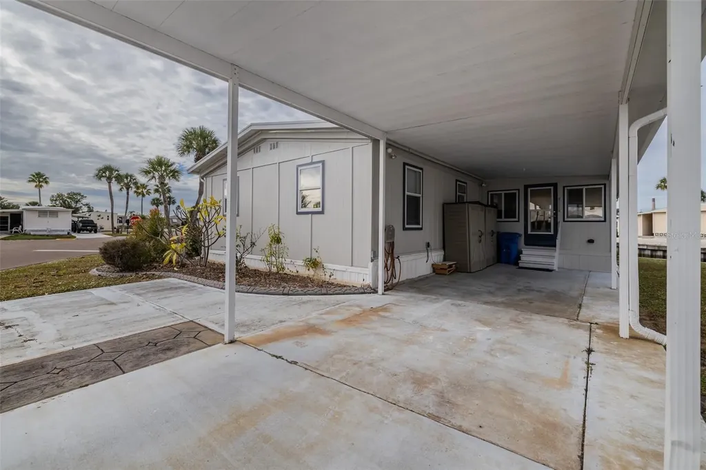 143 E Saint Annes Circle Apollo Beach FL 33572