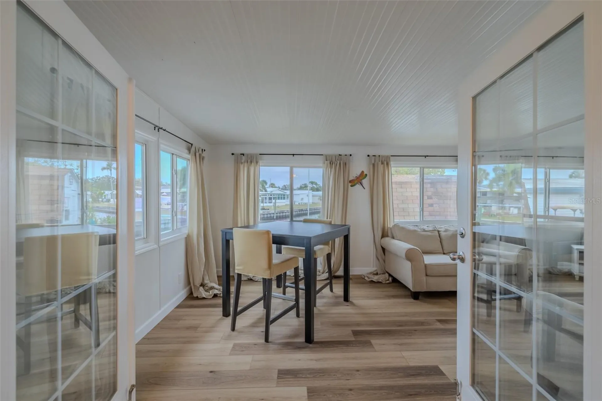 143 E Saint Annes Circle Apollo Beach FL 33572