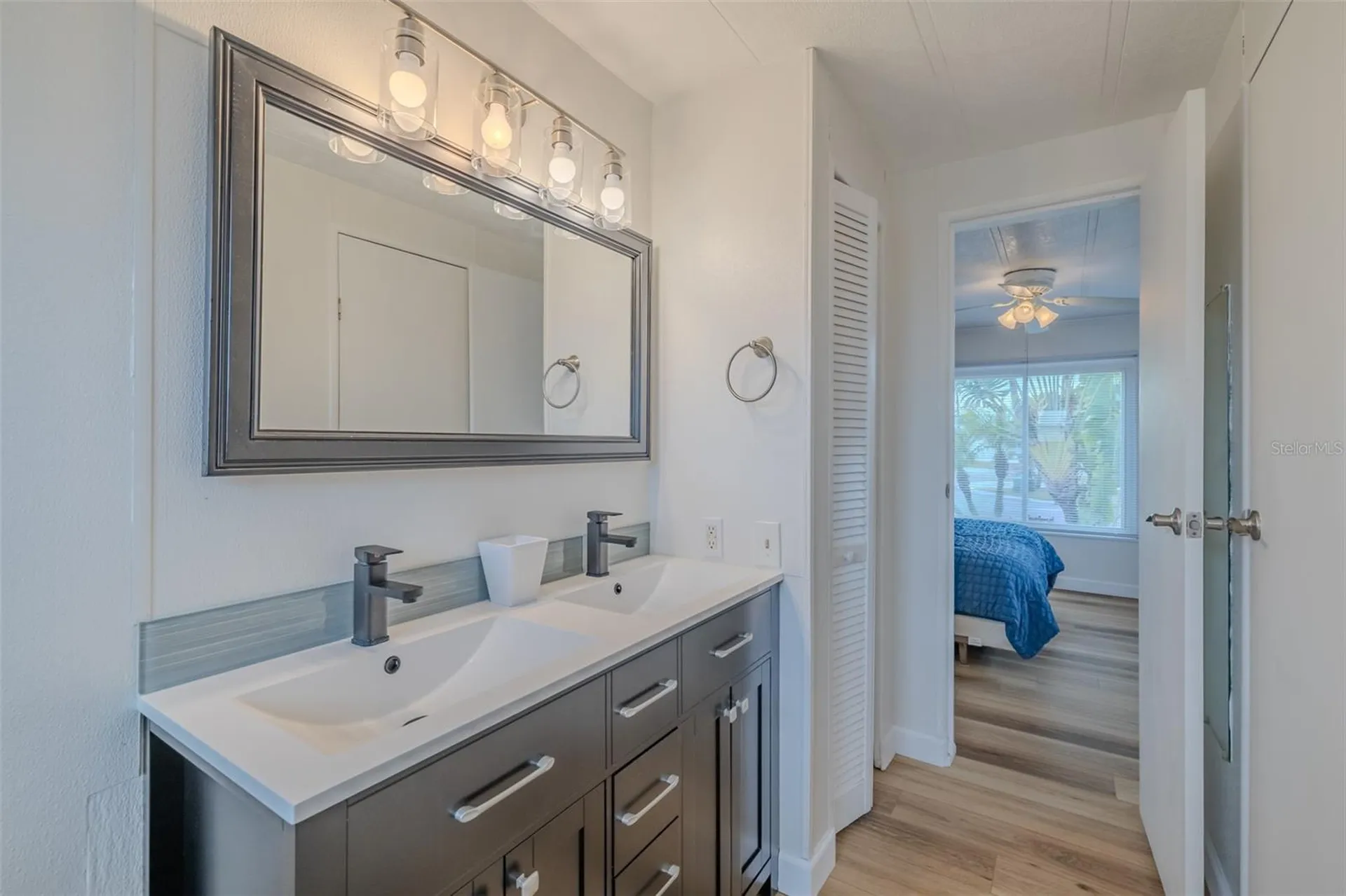 143 E Saint Annes Circle Apollo Beach FL 33572