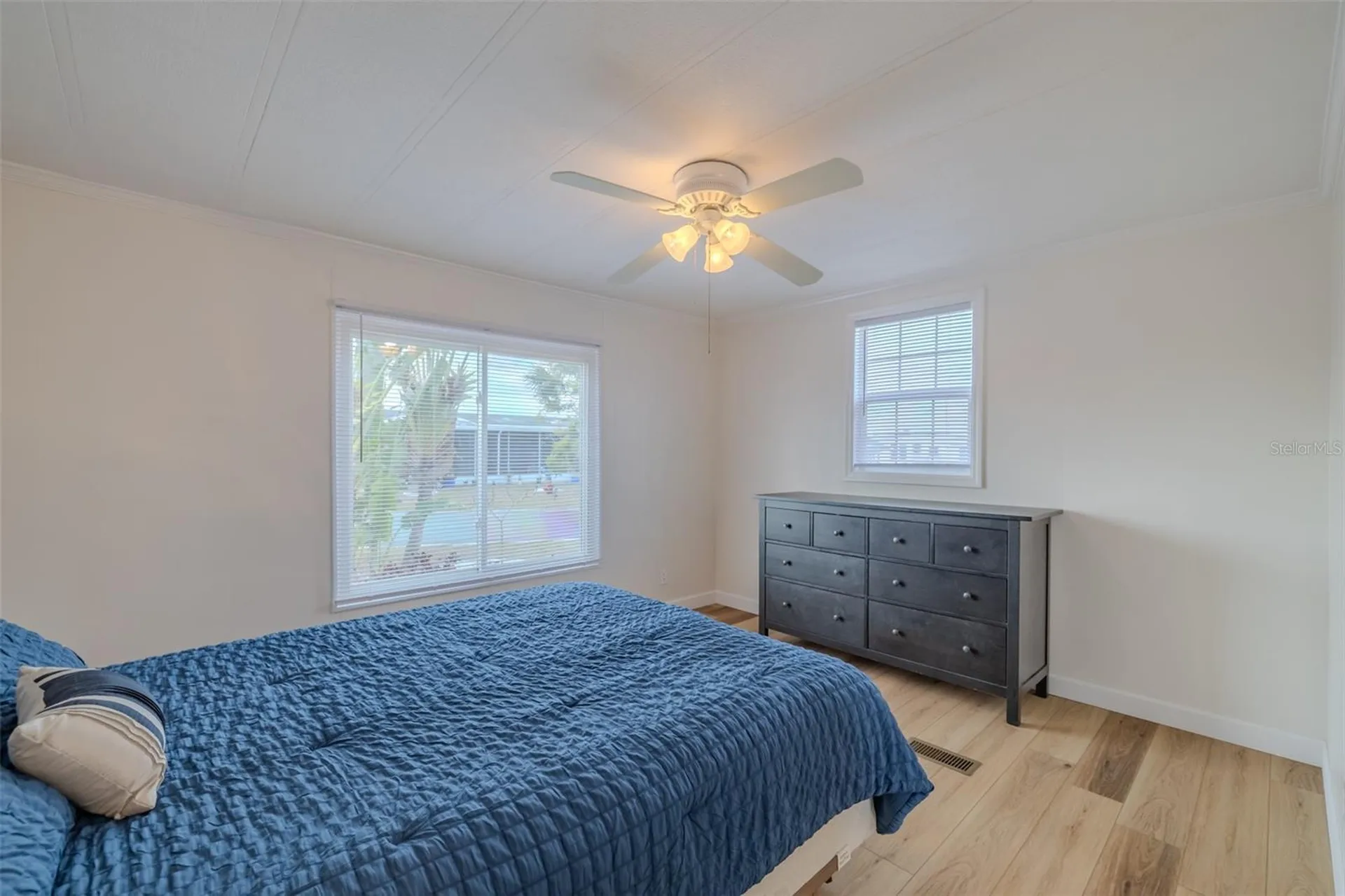 143 E Saint Annes Circle Apollo Beach FL 33572