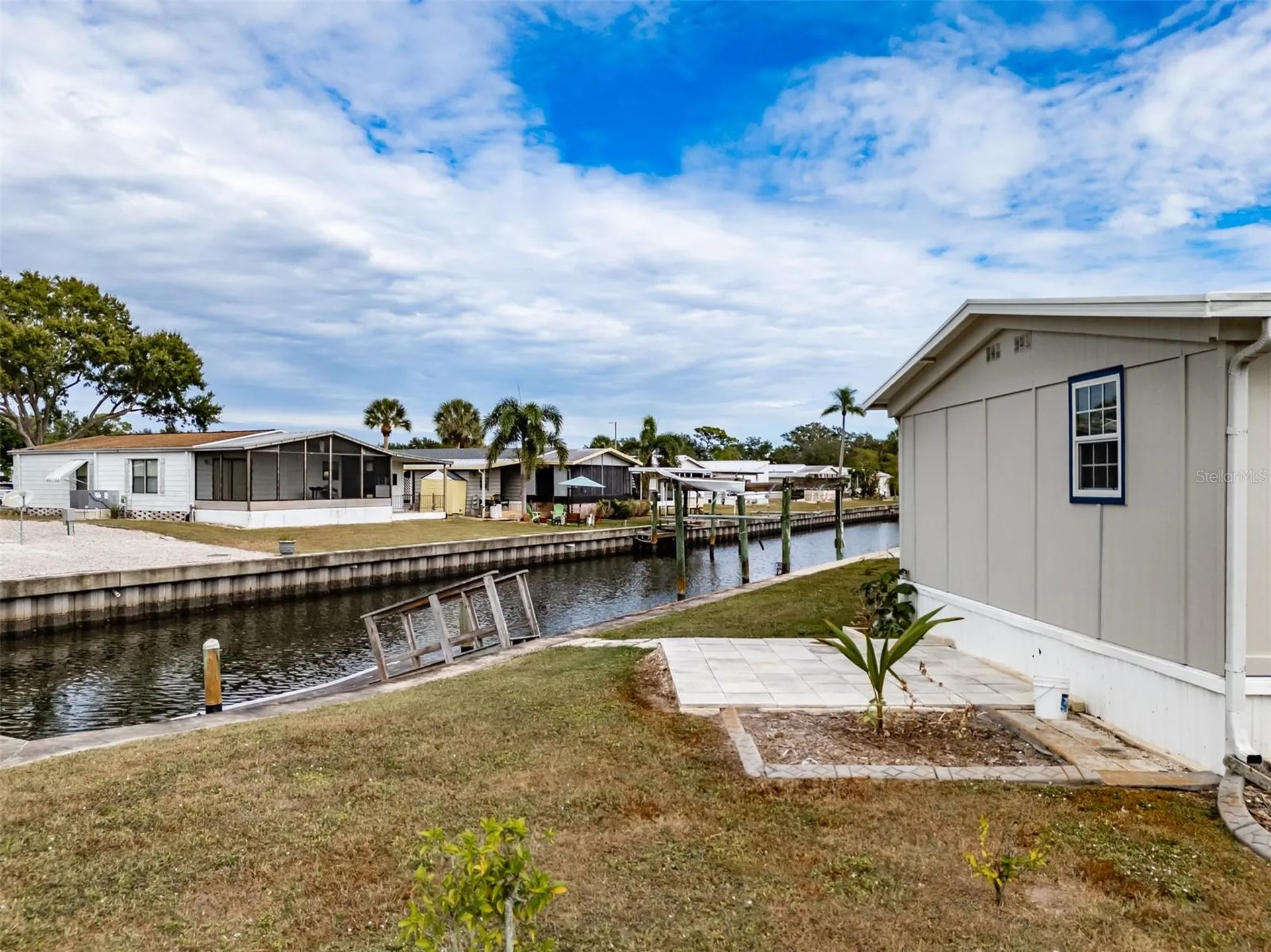 143 E Saint Annes Circle Apollo Beach FL 33572