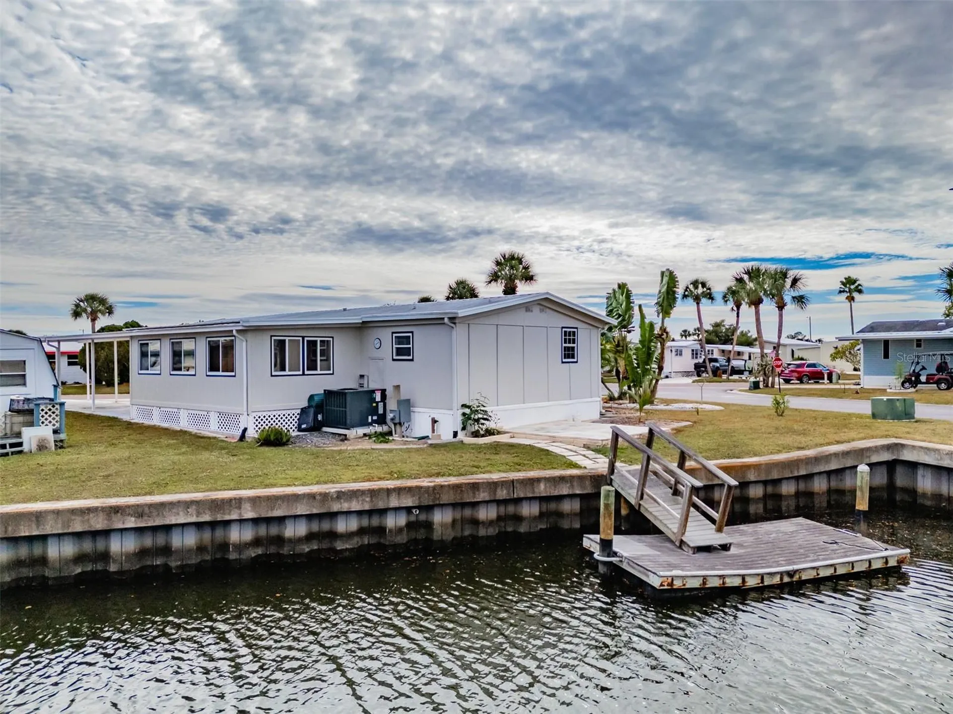 143 E Saint Annes Circle Apollo Beach FL 33572
