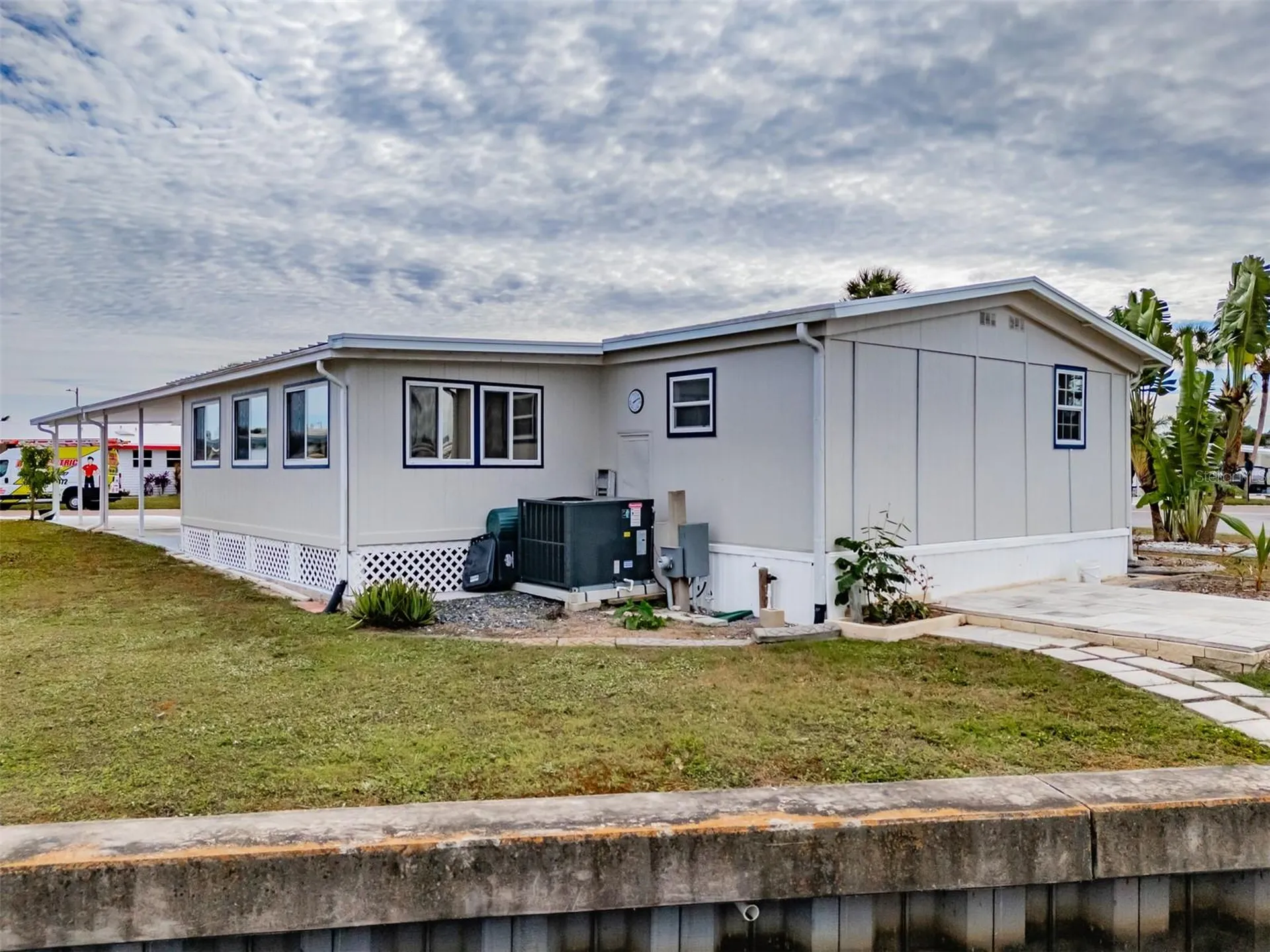 143 E Saint Annes Circle Apollo Beach FL 33572