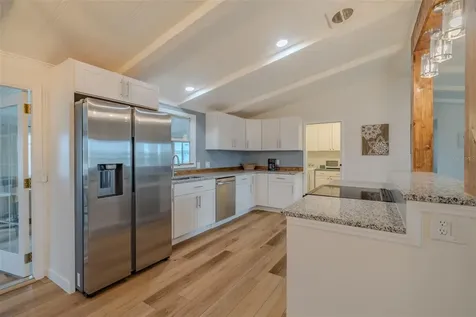 143 E Saint Annes Circle Apollo Beach FL 33572