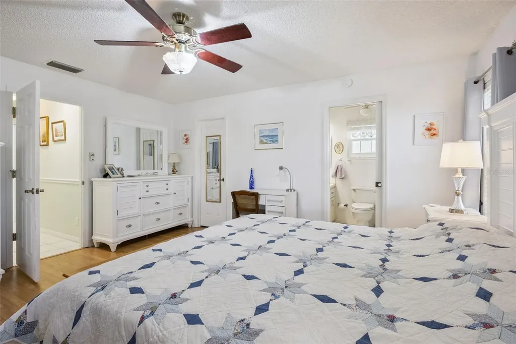 26927 Forest Hills Street Leesburg FL 34748