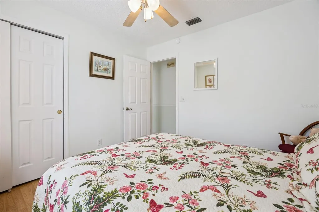 26927 Forest Hills Street Leesburg FL 34748