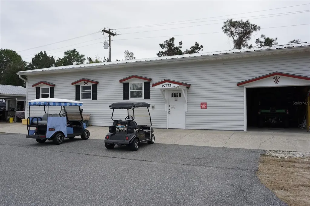 26927 Forest Hills Street Leesburg FL 34748