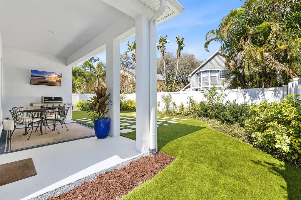3713 W Leona Street Tampa FL 33629