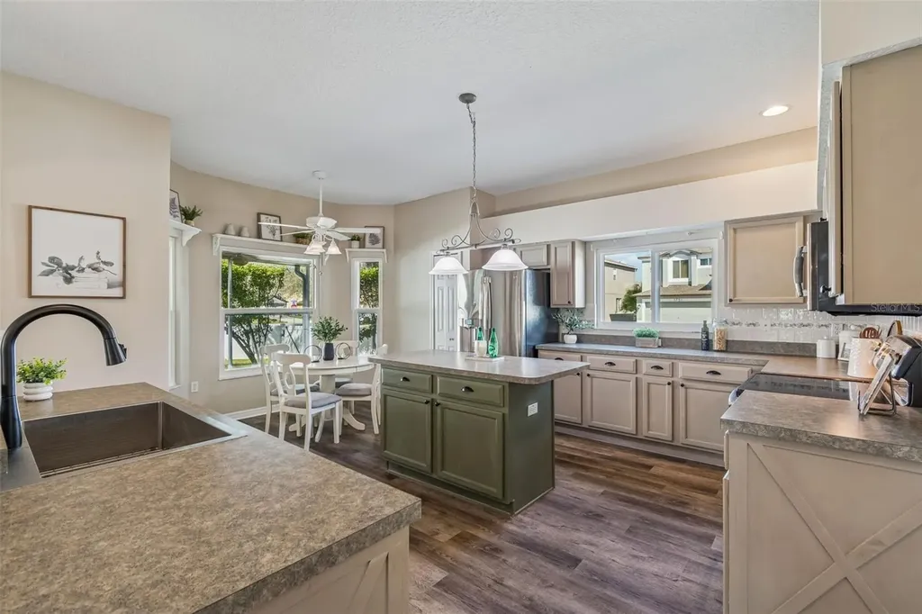 1744 Mapleleaf Boulevard Oldsmar FL 34677