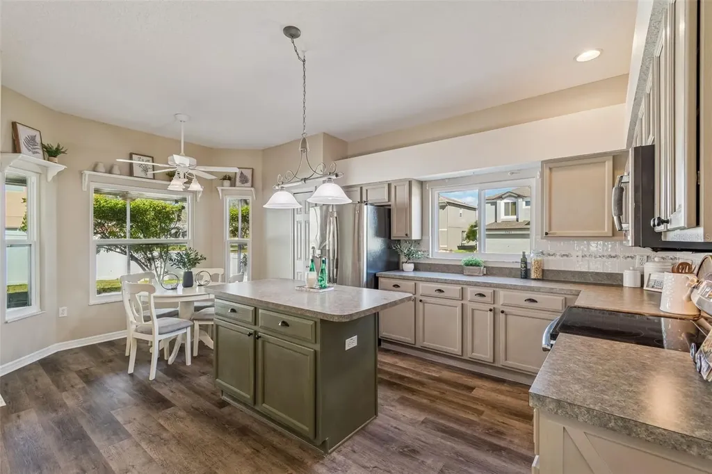 1744 Mapleleaf Boulevard Oldsmar FL 34677