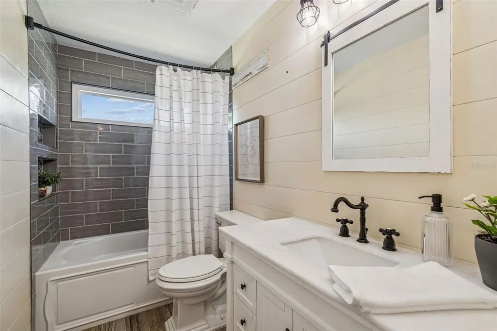 1744 Mapleleaf Boulevard Oldsmar FL 34677