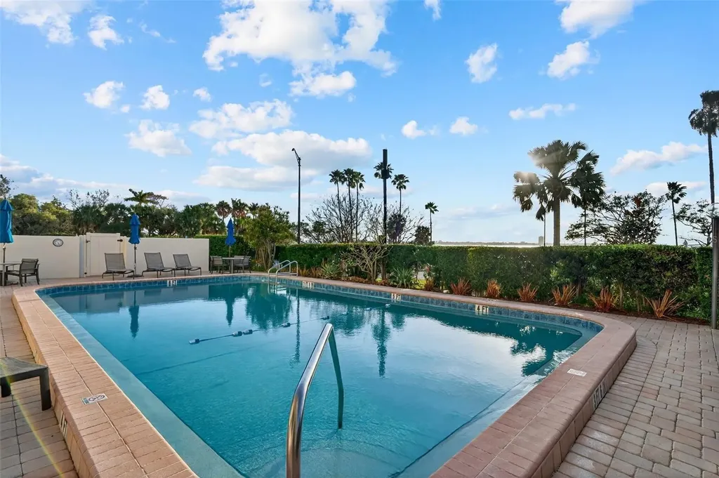 770 S Palm Avenue Sarasota FL 34236