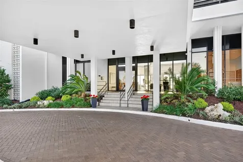 770 S Palm Avenue Sarasota FL 34236