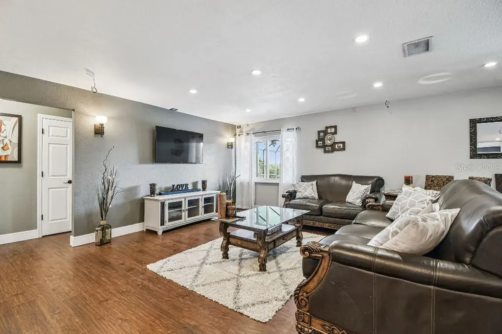 6408 Running Bear Drive Lakeland FL 33813
