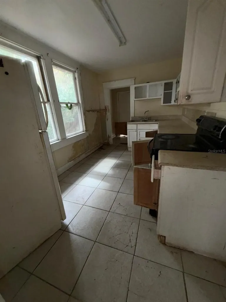 8216 N 14th Street Tampa FL 33604