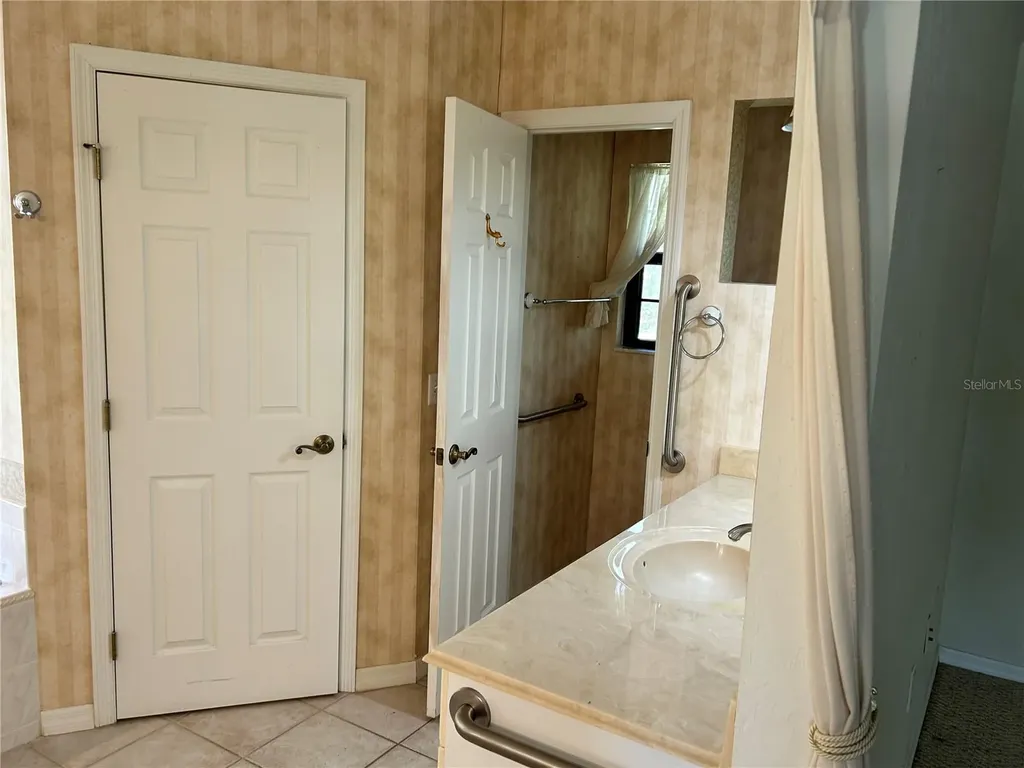 19112 NW 156th Avenue Alachua FL 32615