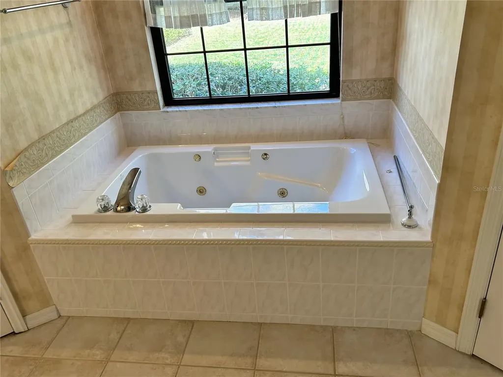 19112 NW 156th Avenue Alachua FL 32615