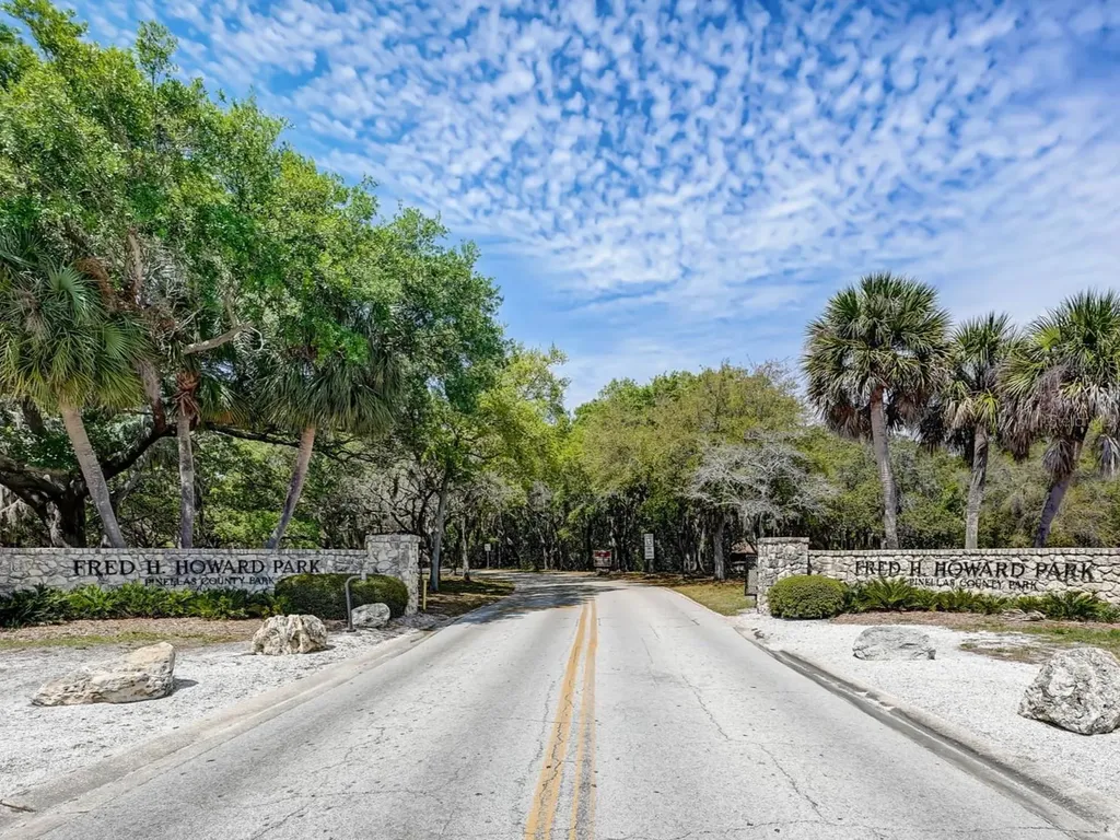 346 Moorings Cove Drive Tarpon Springs FL 34689