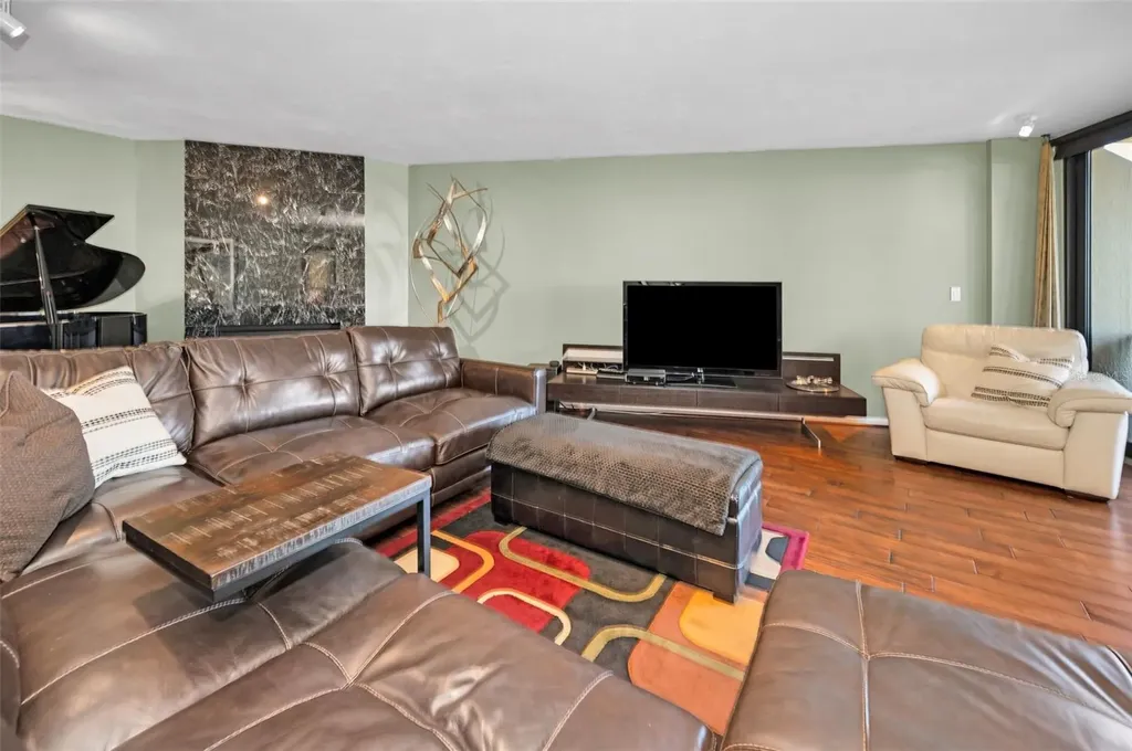 1660 Gulf Boulevard Clearwater Beach FL 33767