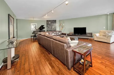 1660 Gulf Boulevard Clearwater Beach FL 33767