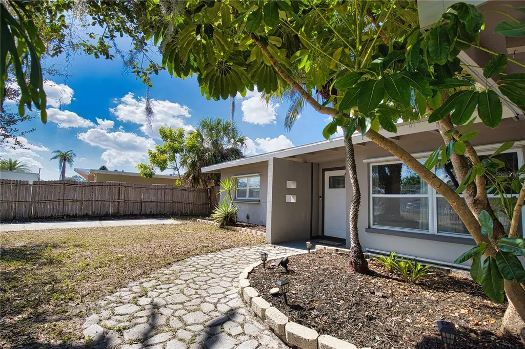1937 Gold Avenue Sarasota FL 34235