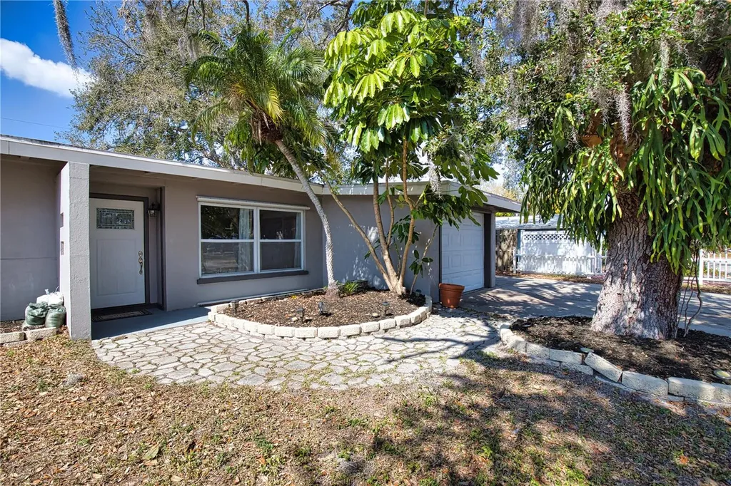 1937 Gold Avenue Sarasota FL 34235