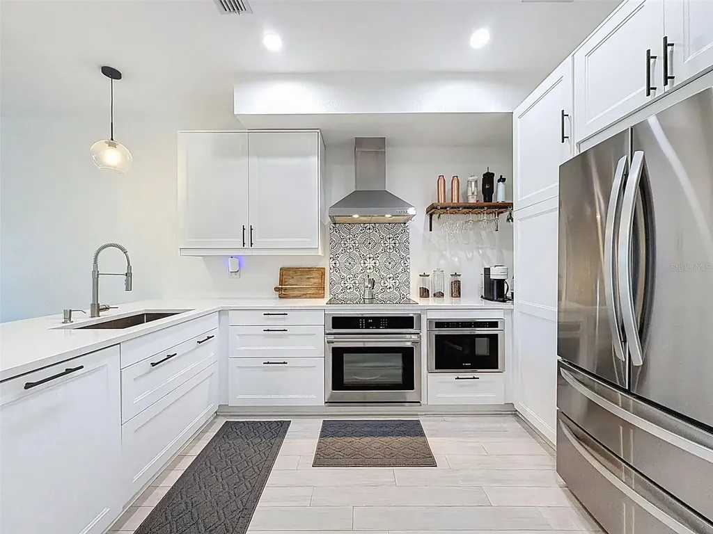106 Brent Circle Oldsmar FL 34677