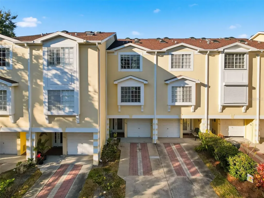106 Brent Circle Oldsmar FL 34677
