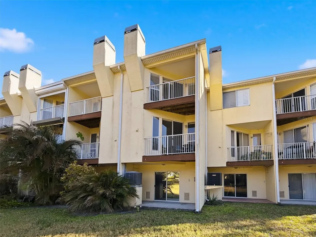 106 Brent Circle Oldsmar FL 34677
