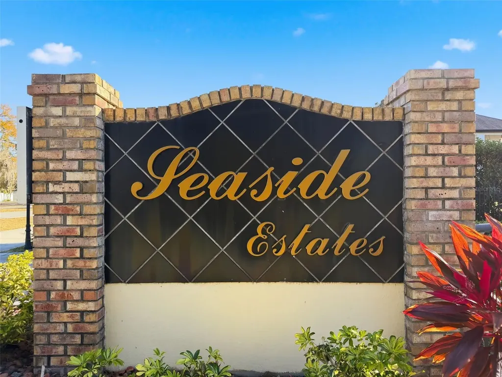 106 Brent Circle Oldsmar FL 34677