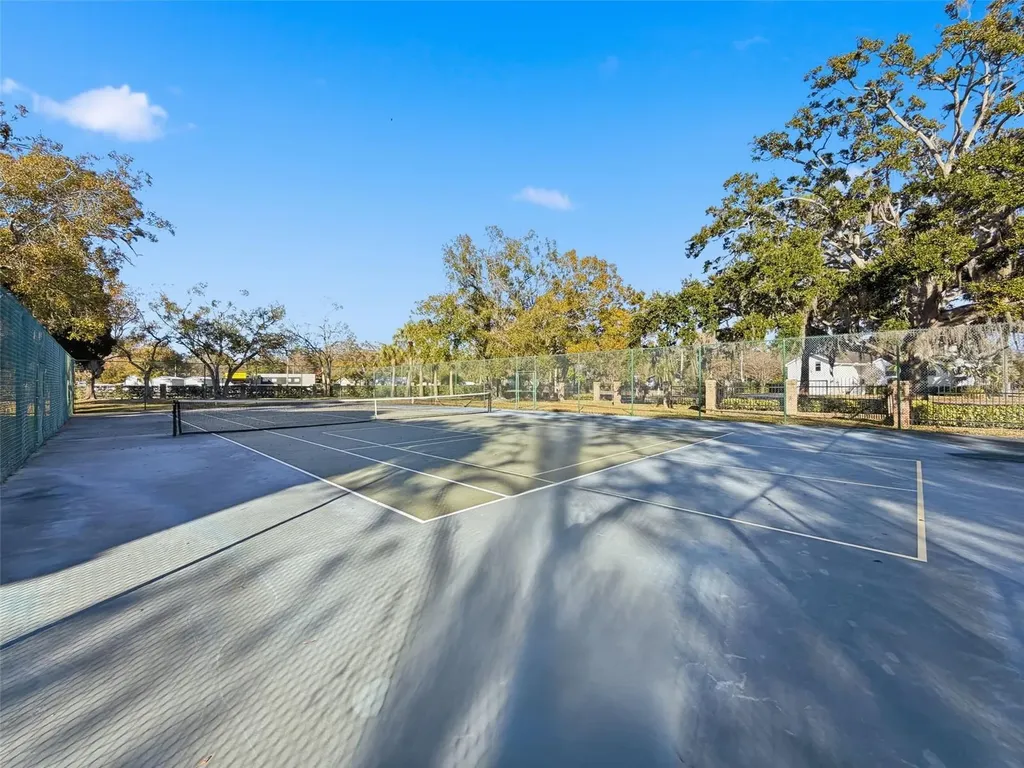 106 Brent Circle Oldsmar FL 34677