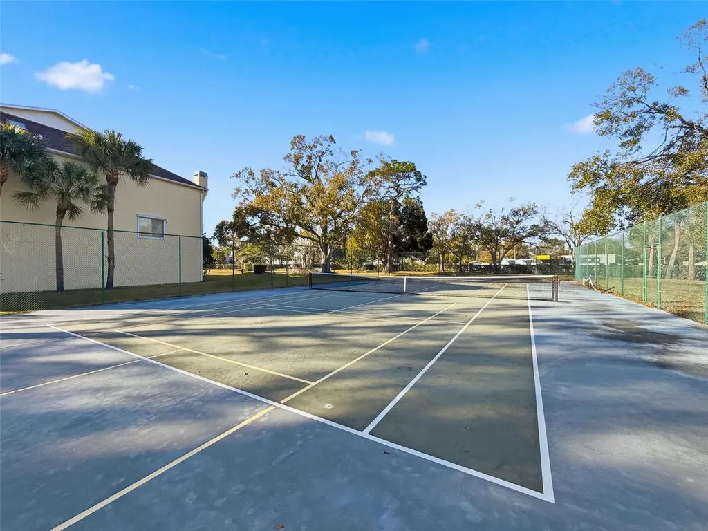 106 Brent Circle Oldsmar FL 34677