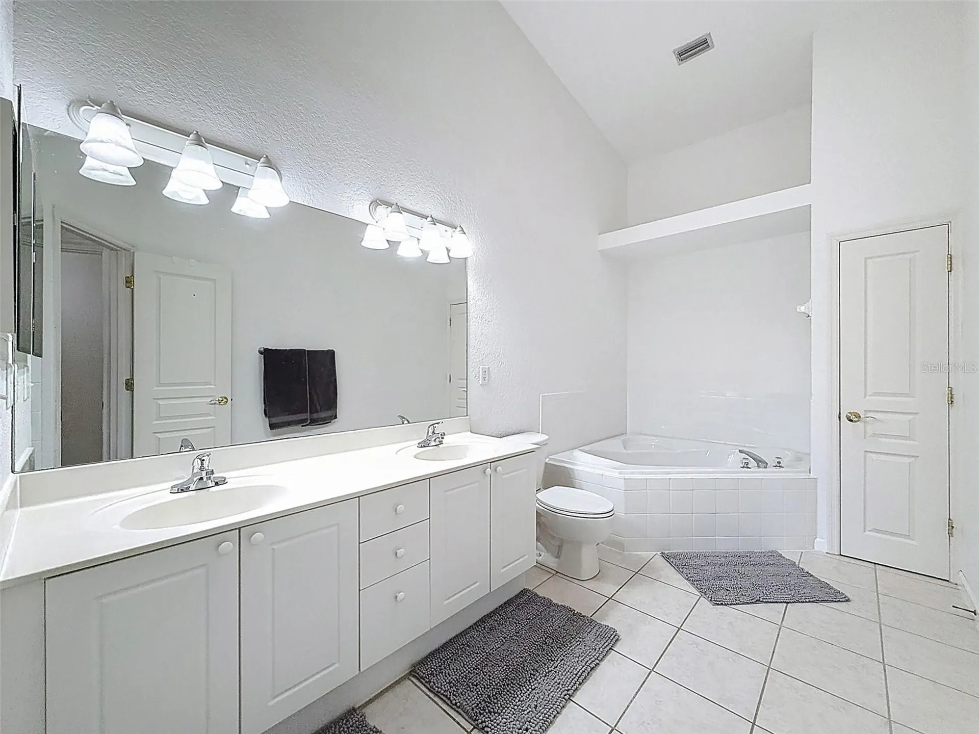 106 Brent Circle Oldsmar FL 34677