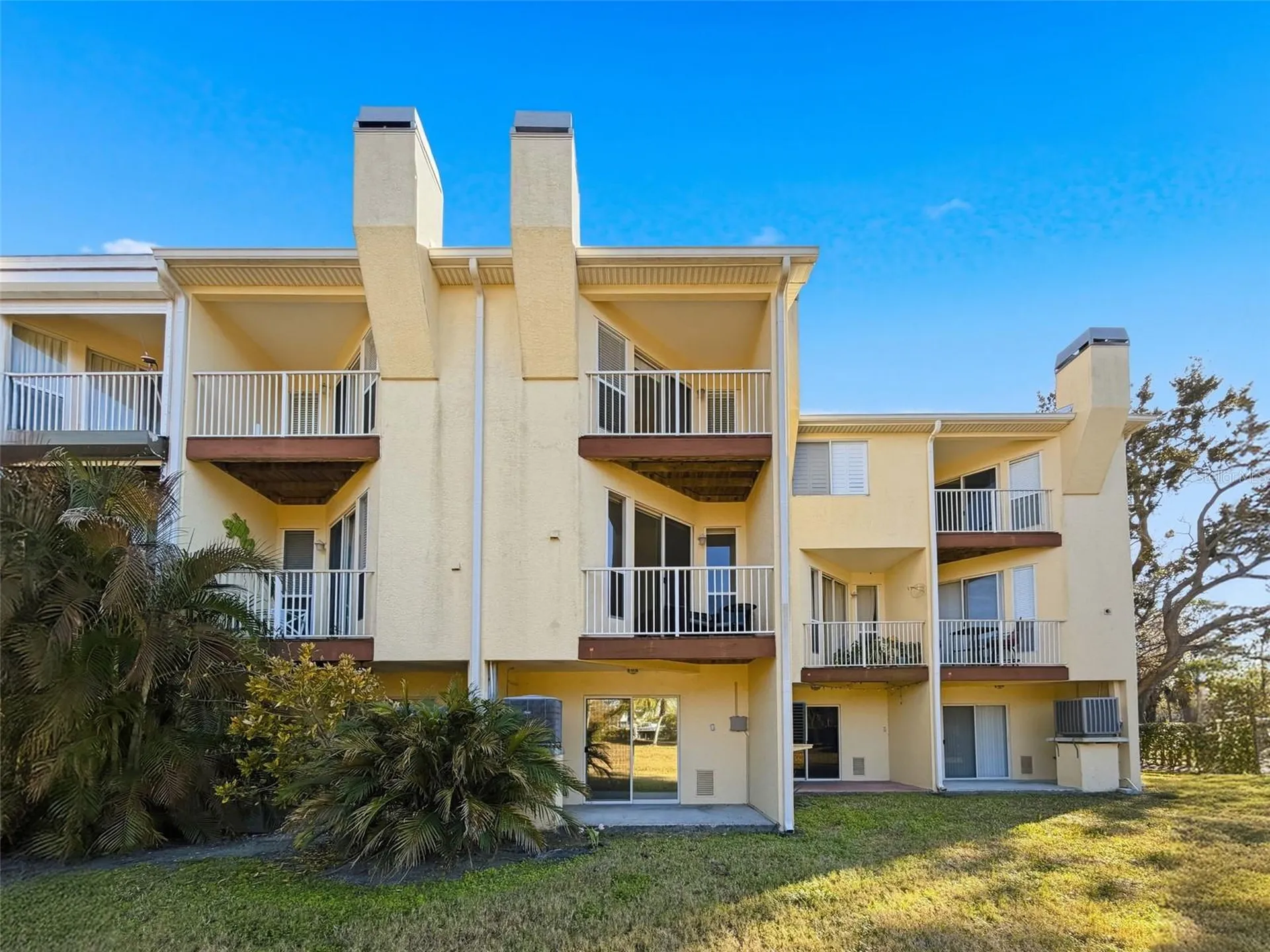 106 Brent Circle Oldsmar FL 34677
