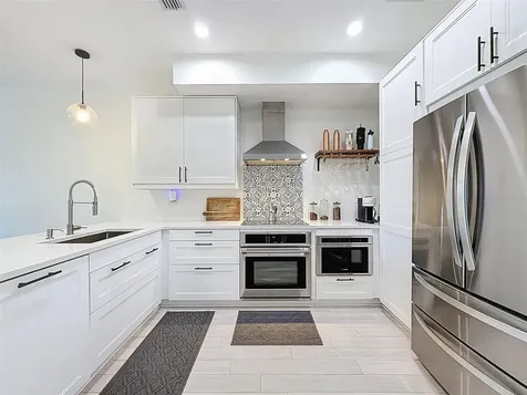 106 Brent Circle Oldsmar FL 34677
