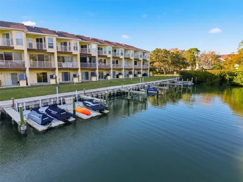 106 Brent Circle Oldsmar FL 34677