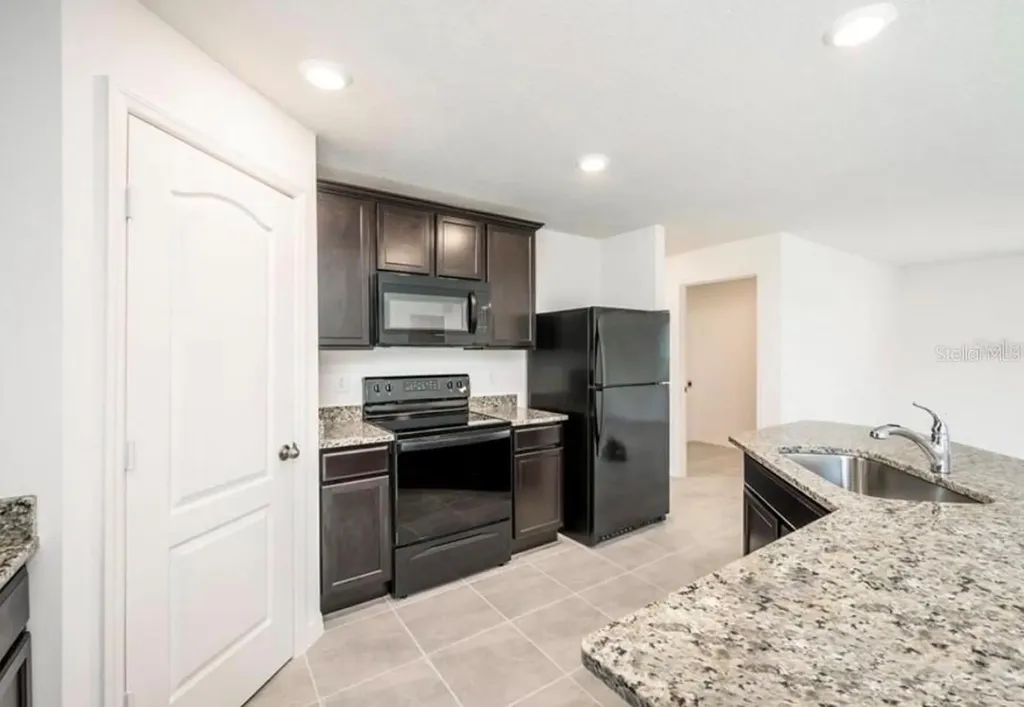 241 Gladiola Court Kissimmee FL 34759