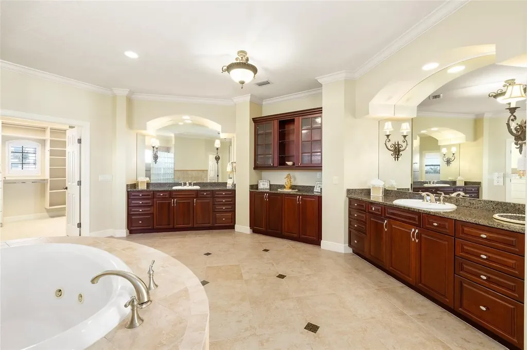 4914 59th Avenue S St Petersburg FL 33715