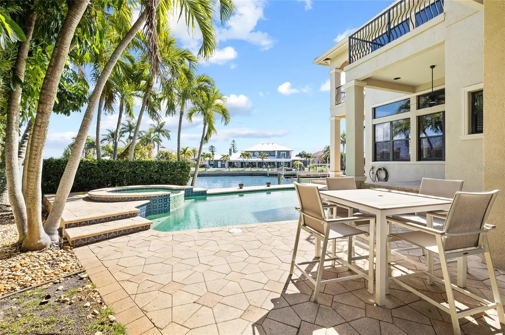 4914 59th Avenue S St Petersburg FL 33715