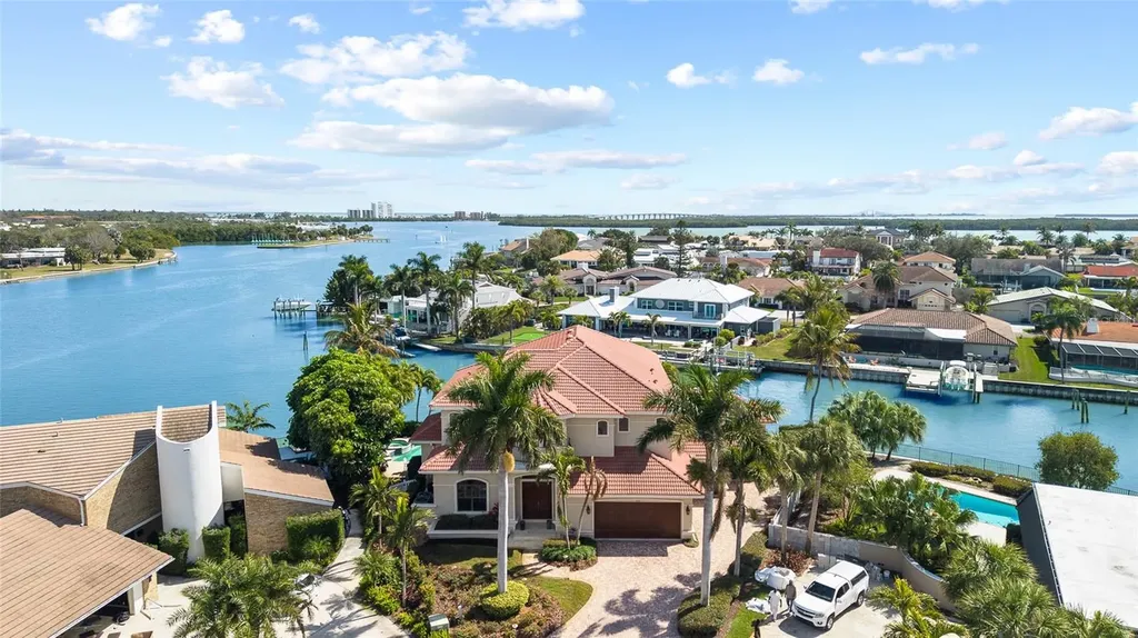 4914 59th Avenue S St Petersburg FL 33715