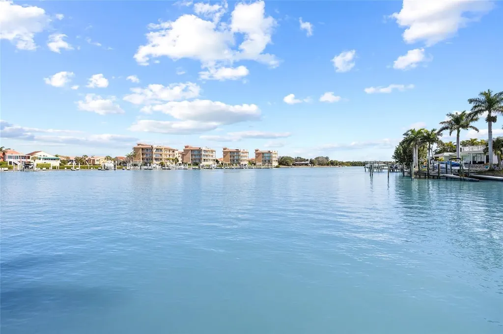 4914 59th Avenue S St Petersburg FL 33715