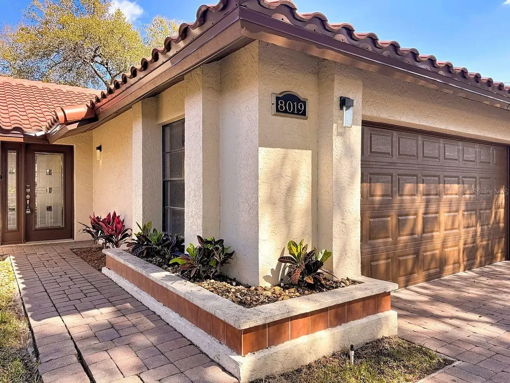 8019 N Madeira Court Orlando FL 32836