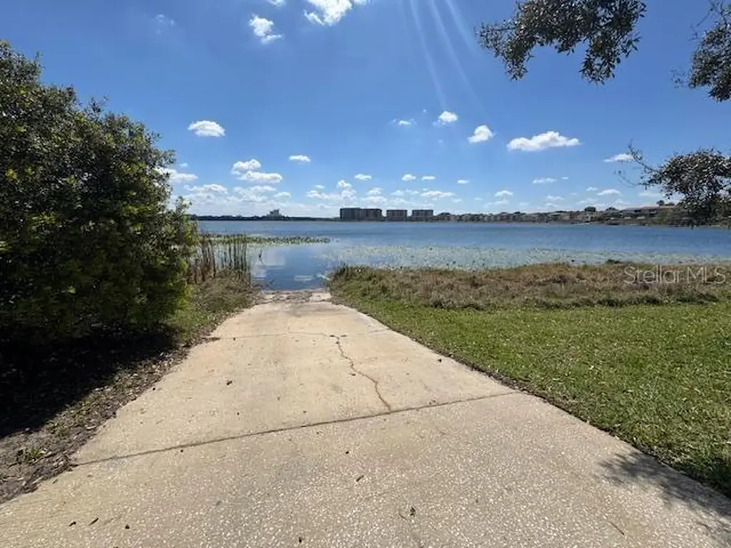 8019 N Madeira Court Orlando FL 32836