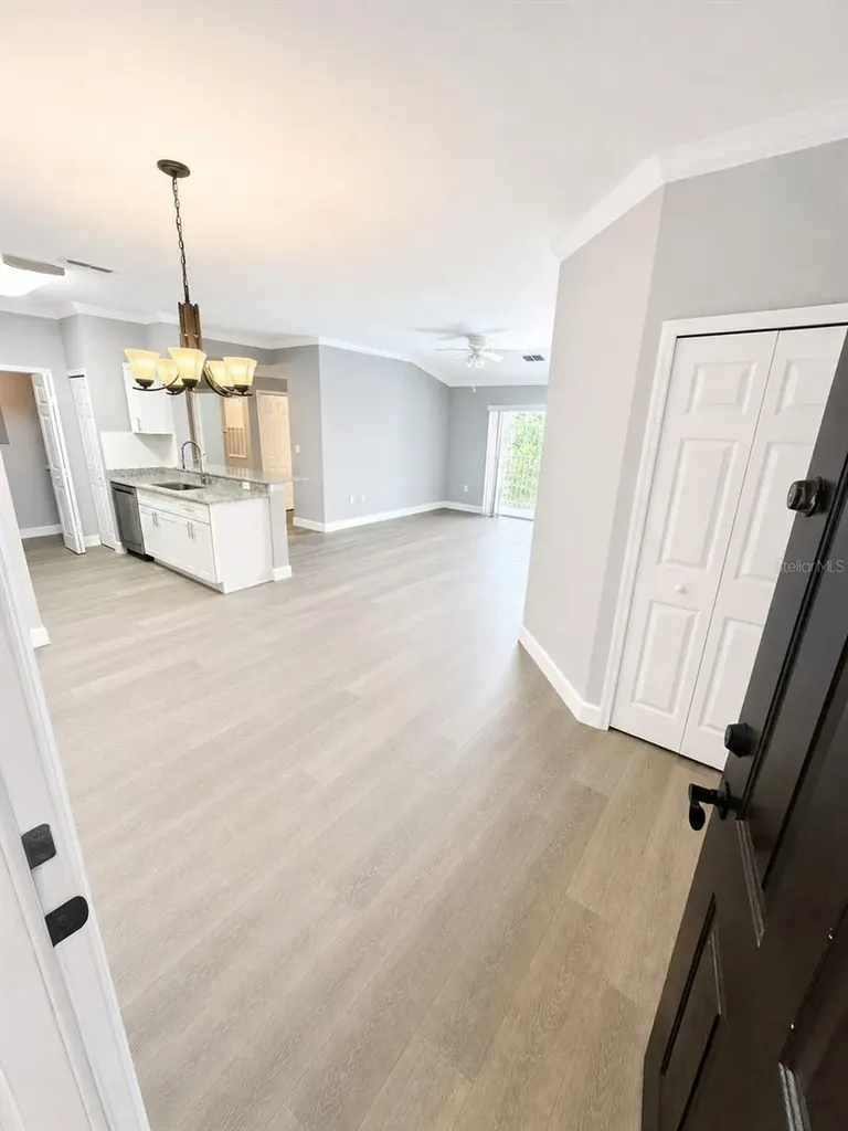 5447 Vineland Road Orlando FL 32811