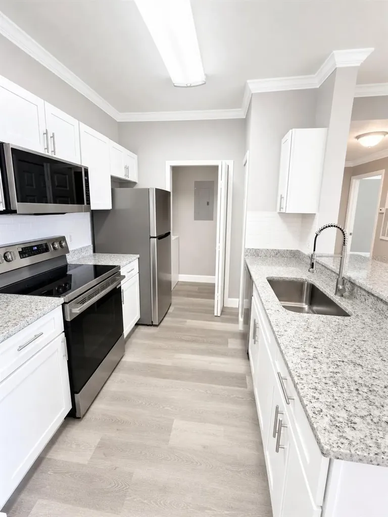 5447 Vineland Road Orlando FL 32811