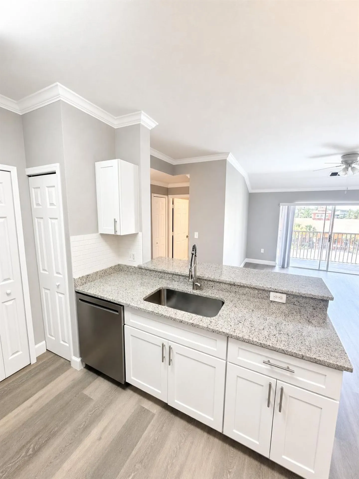 5447 Vineland Road Orlando FL 32811